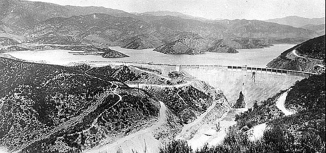 St. Francis Dam before the collapse, USGS photo